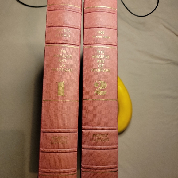 The Ancient Art of Warfare 2 Volume Set Robert Laffont 1966 - Picture 1 of 4